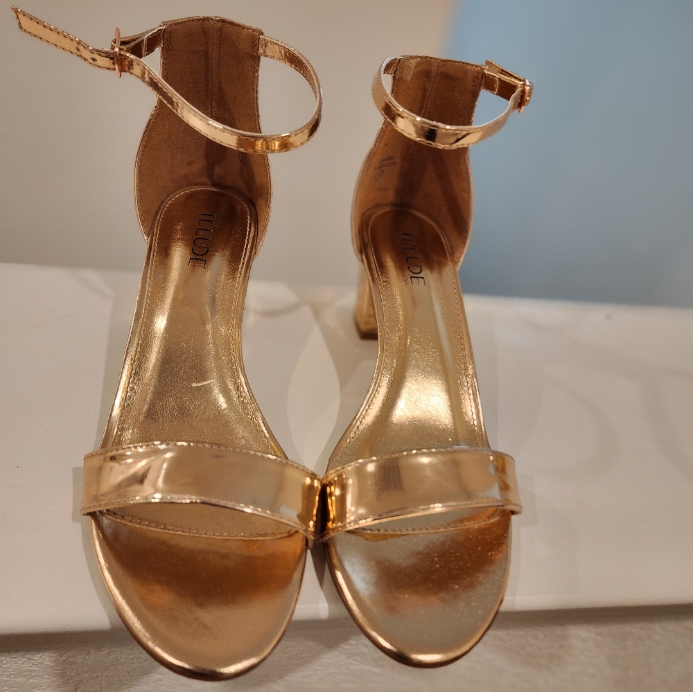 Pewter goldish chucky heel